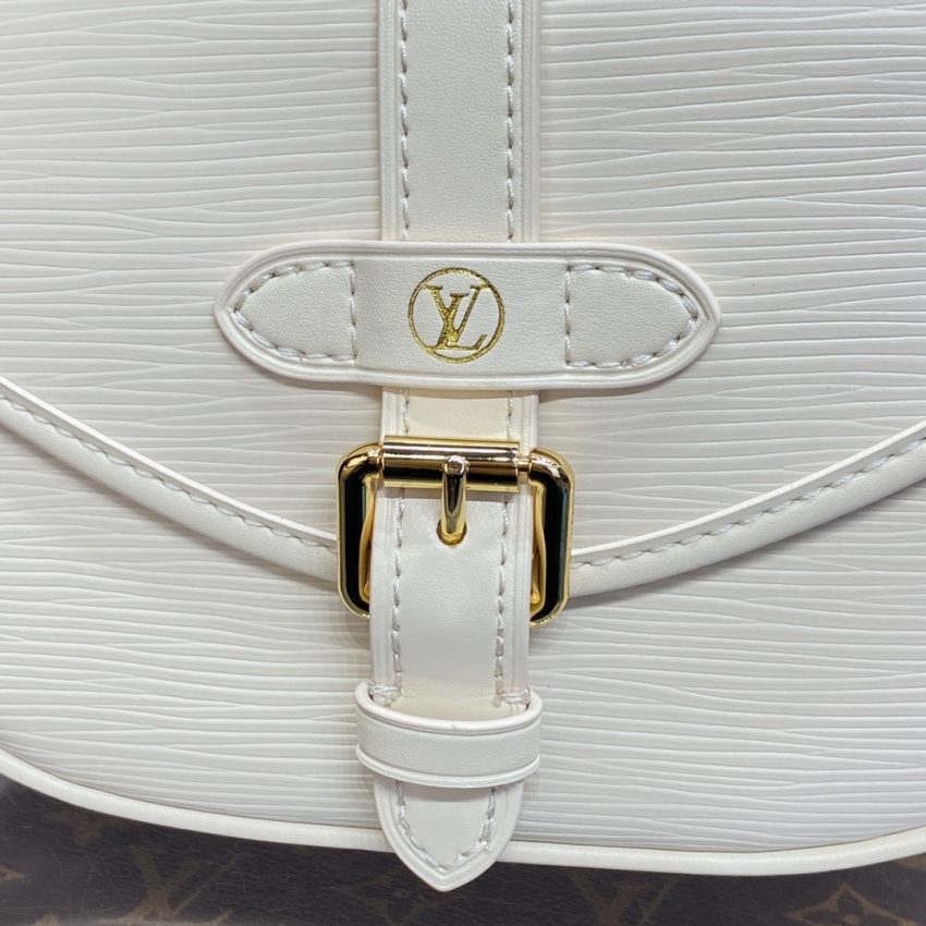 20231019_i1697716441_3307_4 Replica Louis Vuitton Saumur White - Image 4
