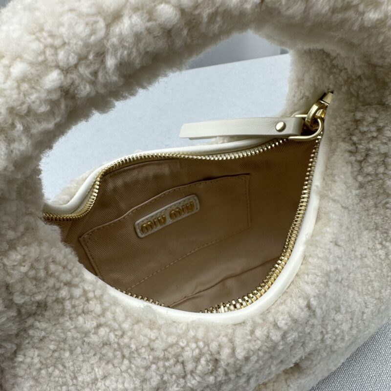 20231125_i1700888131_2707_5 Replica Miu Miu Wander White Wool - Image 3