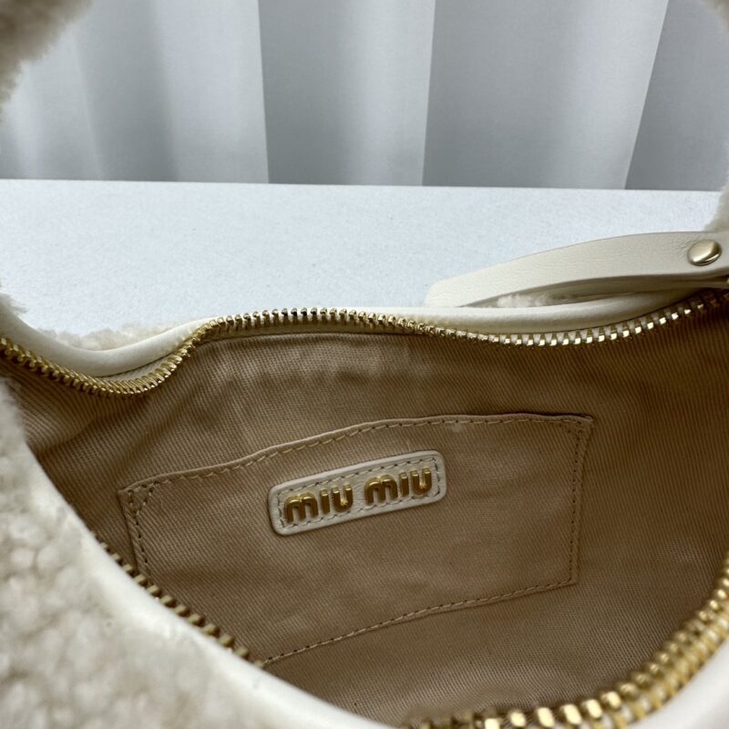 20231125_i1700888131_8992_6 Replica Miu Miu Wander White Wool - Image 8