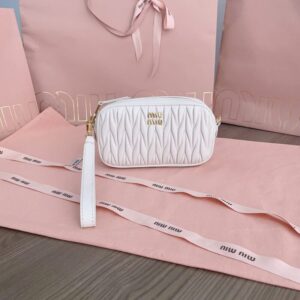 Elementor 页面 #30185 Replica Miu Miu Clutch White