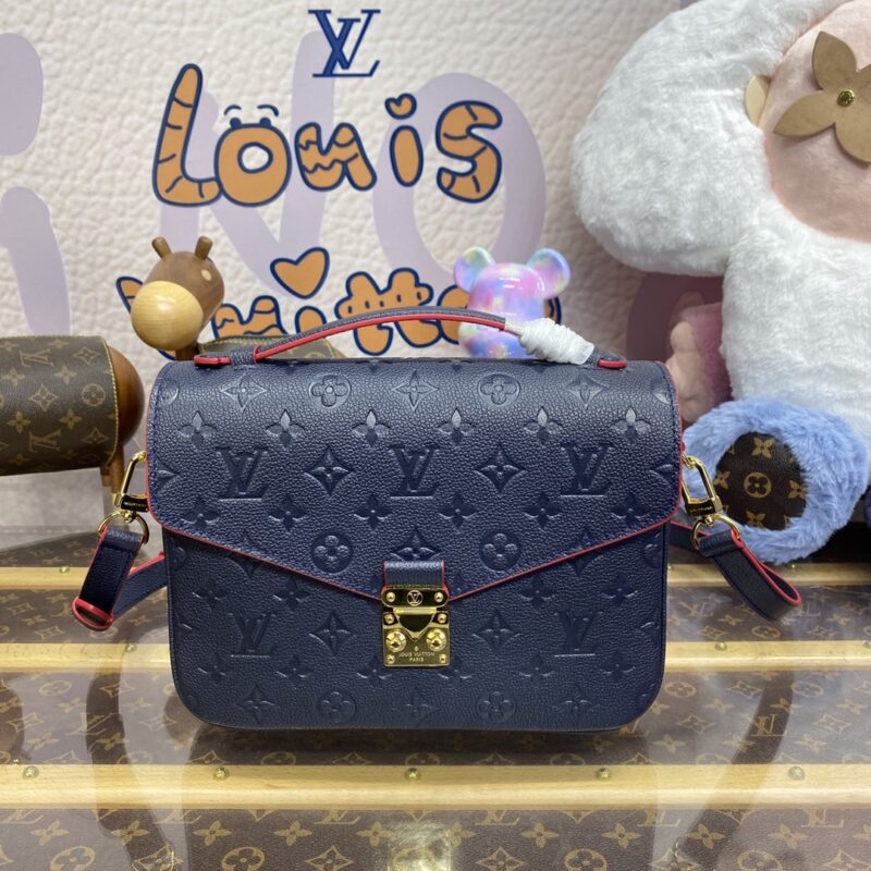 20231204_i1701690002_895_0 Replica Louis Vuitton Pochette Metis Dark Blue