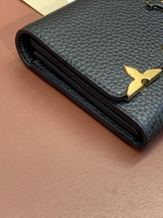 20240103_i1704253008_7797_8 Replica Louis Vuitton Capucines Long Black - Image 5
