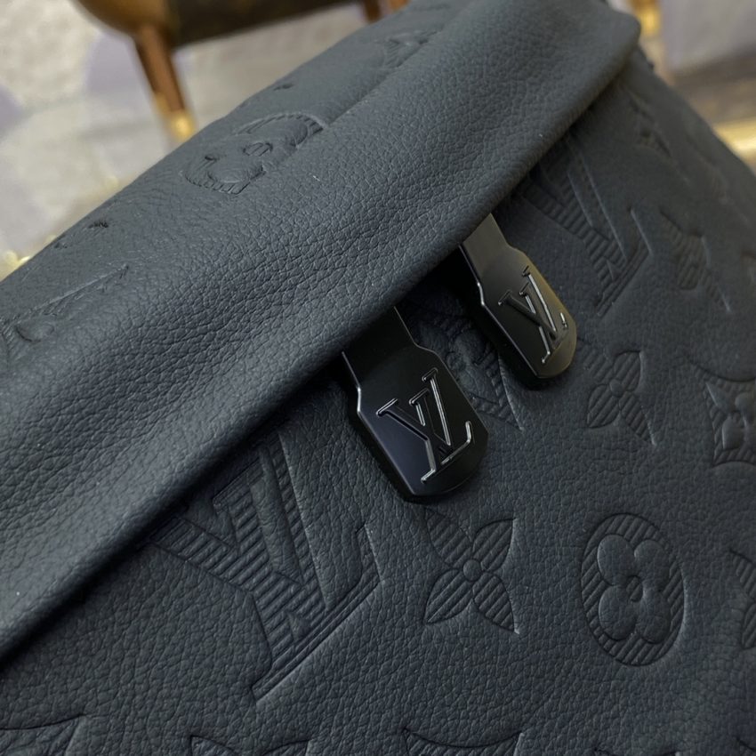 20240121_i1705840601_6021_5 Replica Louis Vuitton Bumbag Discovery Black Canvas - Image 6