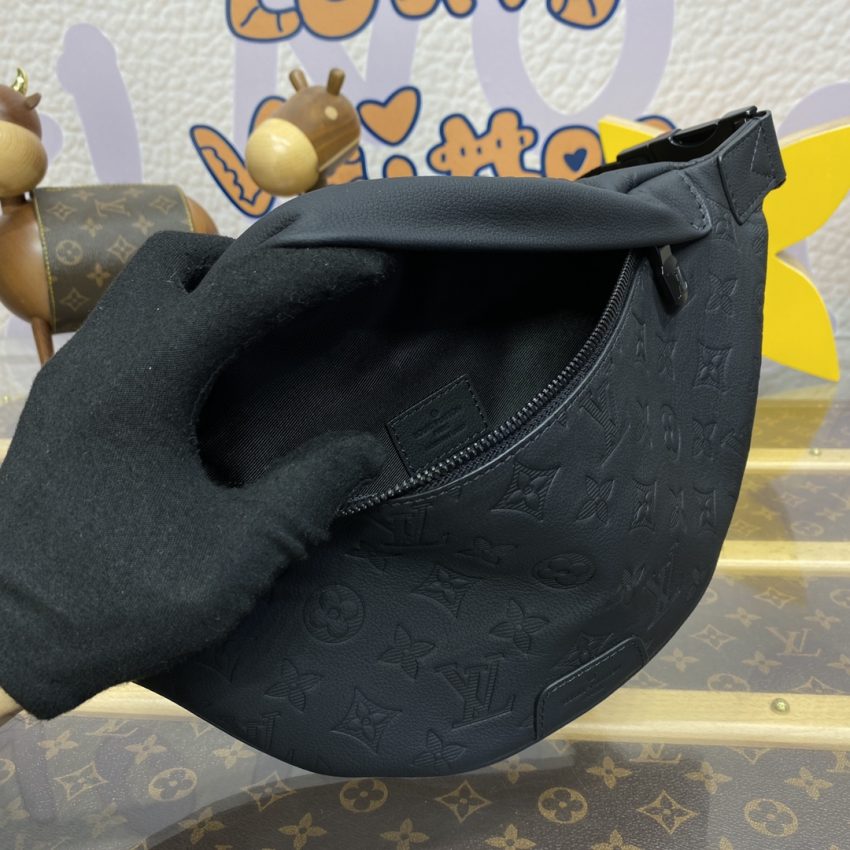 20240121_i1705840601_6899_8 Replica Louis Vuitton Bumbag Discovery Black Canvas - Image 7