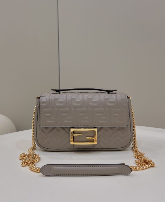 a1-3-13 Replica Fendi Baguette Sliding Chain Beige