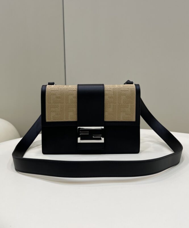 a1-58 Replica Fendi Baguette Pouch Black