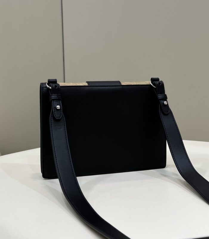 a2-53 Replica Fendi Baguette Pouch Black - Image 2