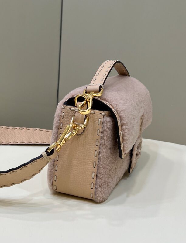 a3-1-31 Replica Fendi Baguette Pink Wool - Image 3