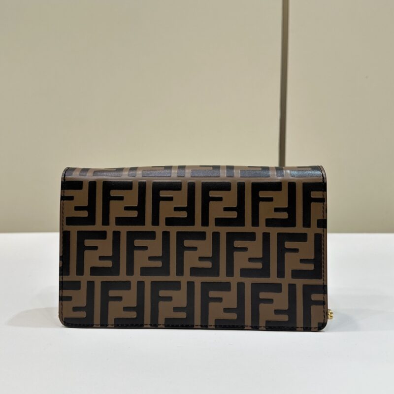 a4-60 Replica Fendi Baguette Wallet on Chain - Image 4