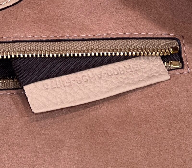 a7-1-31 Replica Fendi Baguette Pink Wool - Image 7