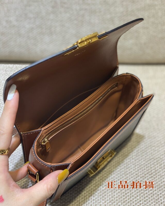 a7-88 Replica Celine Triomphe Classic - Image 3