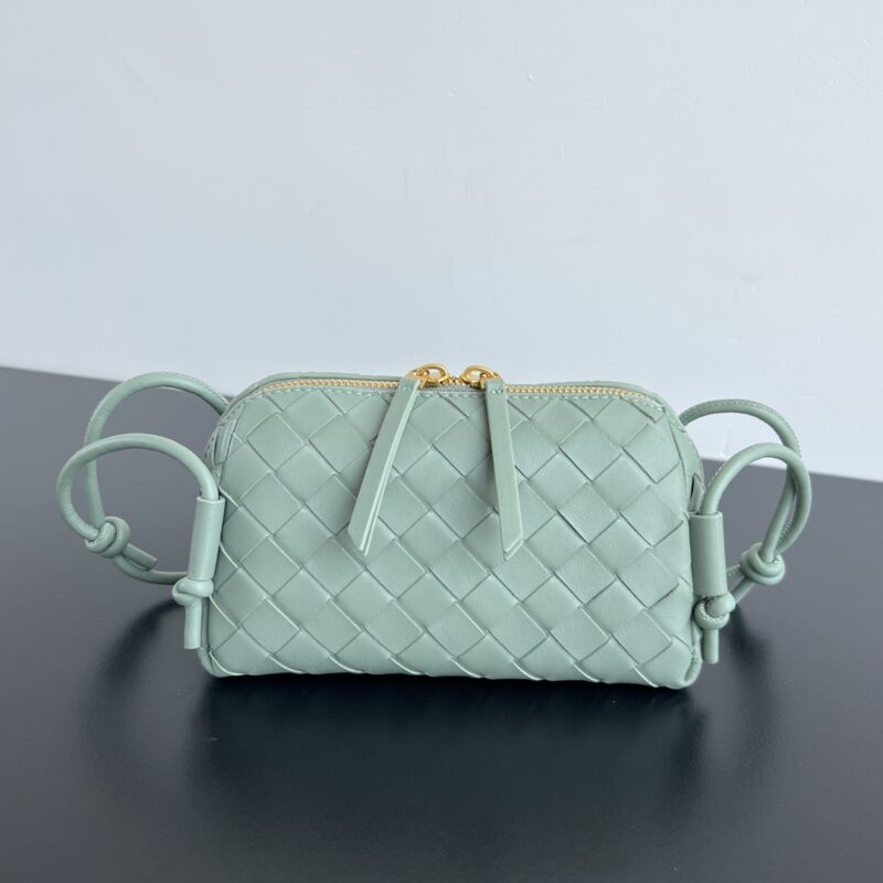 aa1-65 Replica Bottega Veneta Concert Pouch - Image 8