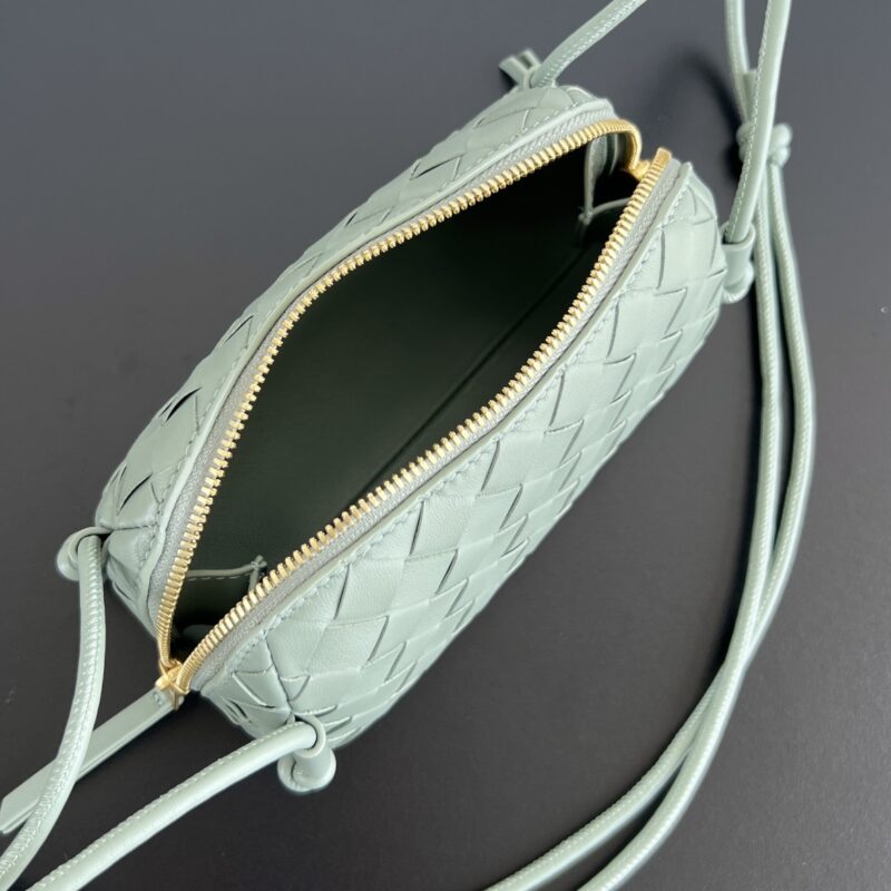 aa5-64 Replica Bottega Veneta Concert Pouch - Image 6