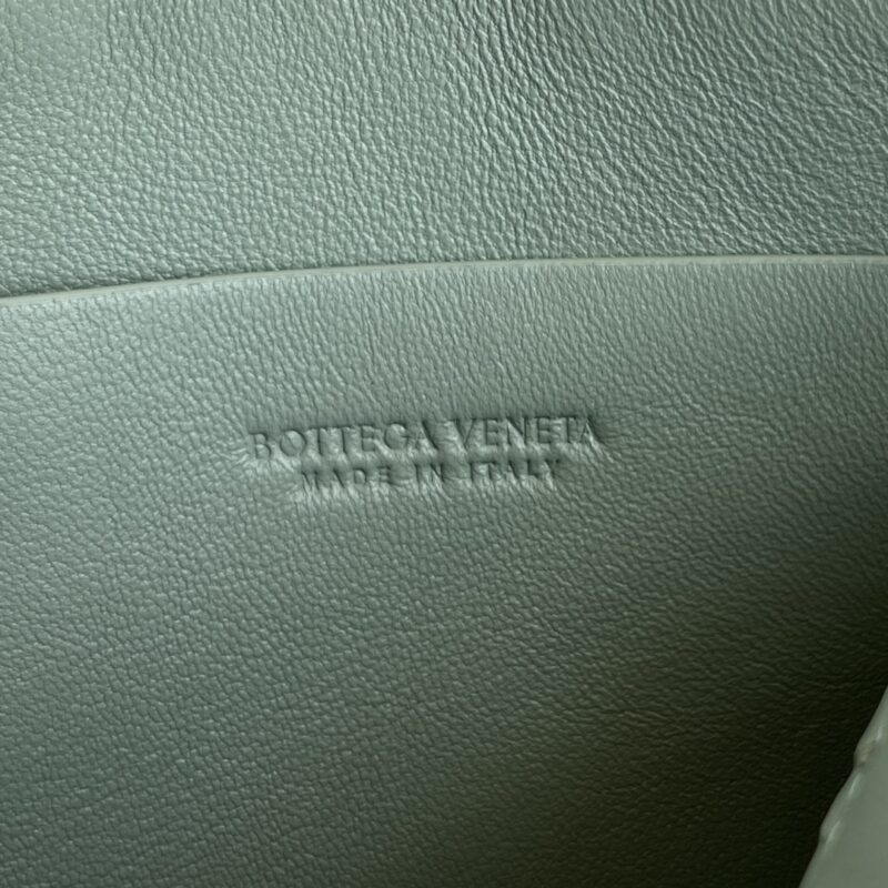 aa8-64 Replica Bottega Veneta Concert Pouch - Image 9