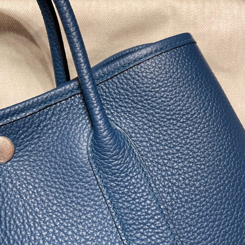 fb638e_03f3ec68701240d7b6d916789f82c177mv2 Replica Hermes Garden Party 30cm Ocean Blue - Image 3
