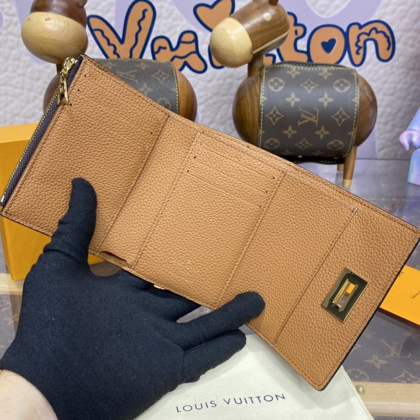 img_1698de7a_20240422_i1713786678_4402_0 Replica Louis Vuitton Victorine On My Side Wallet - Image 4