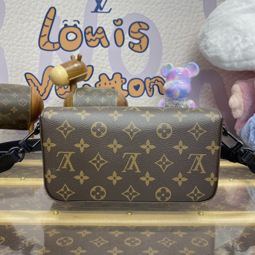 img_1698de7a_20240521_i1716298078_8153_0 Replica Louis Vuitton Montsouris Wearable Wallet - Image 7