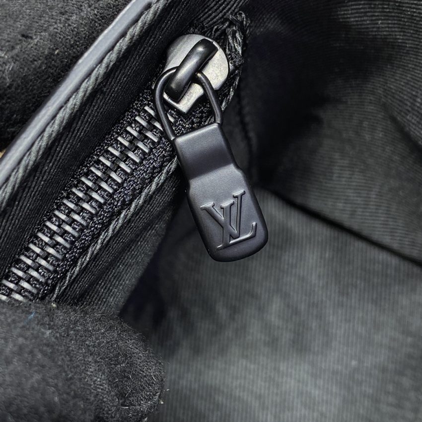 img_1698de7a_20240715_i1721041958_7914_0 Replica Louis Vuitton Steamer Wearable Wallet Grey - Image 6