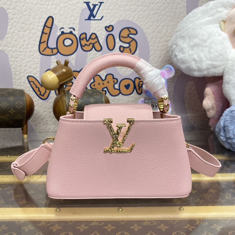 img_1698de7a_20240812_i1723461685_557_0 Replica Loius Vuitton Capucines East West Pink