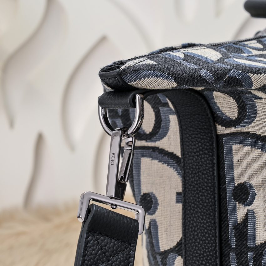 img_a189b943_20240110_i1704901707_516_1 Replica Dior Weekender 40 - Image 3