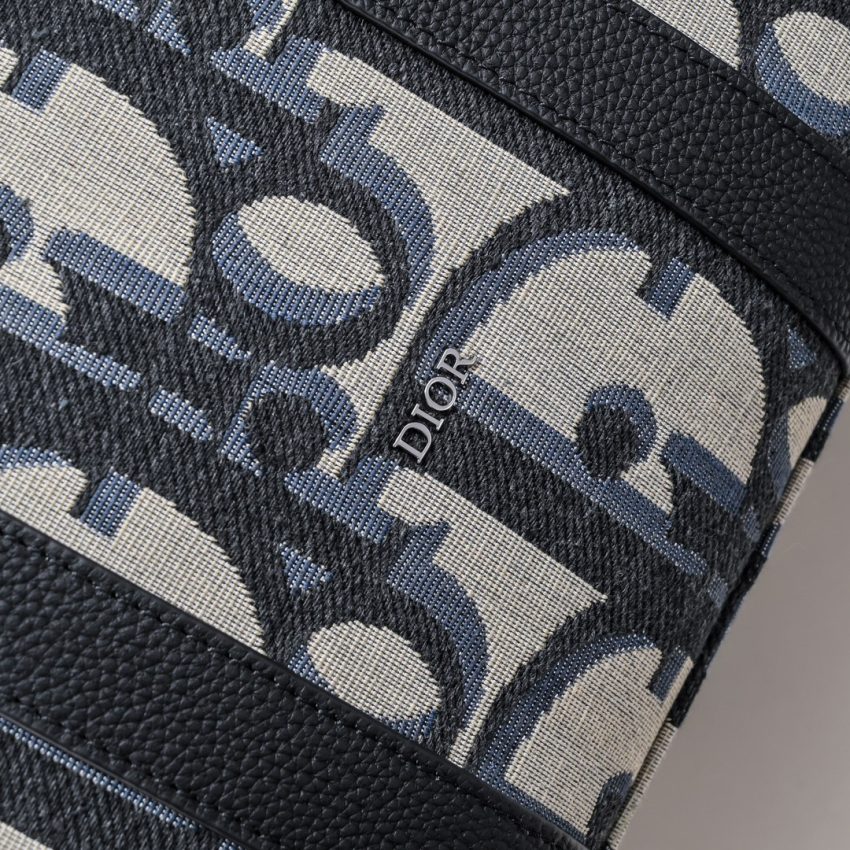 img_a189b943_20240110_i1704901707_829_2 Replica Dior Weekender 40 - Image 4