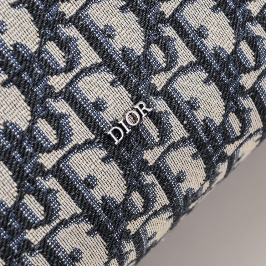 img_a189b943_20240401_i1711921151_2514_8 Replica Dior Tioletry Bag - Image 3