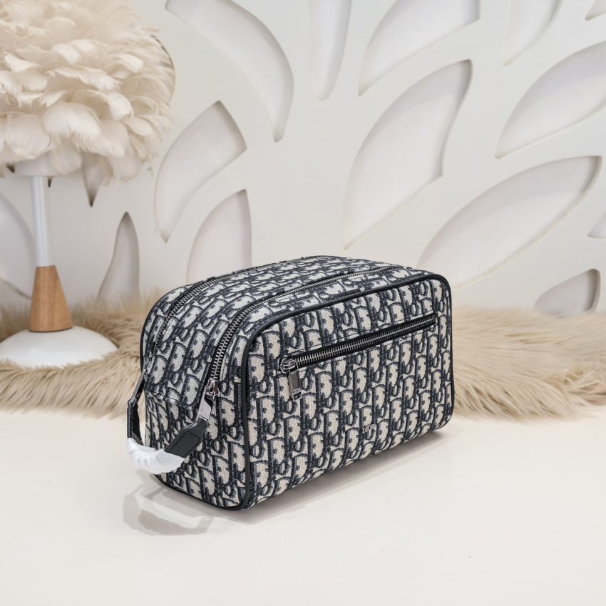 img_a189b943_20240401_i1711921151_9256_0 Replica Dior Tioletry Bag - Image 9