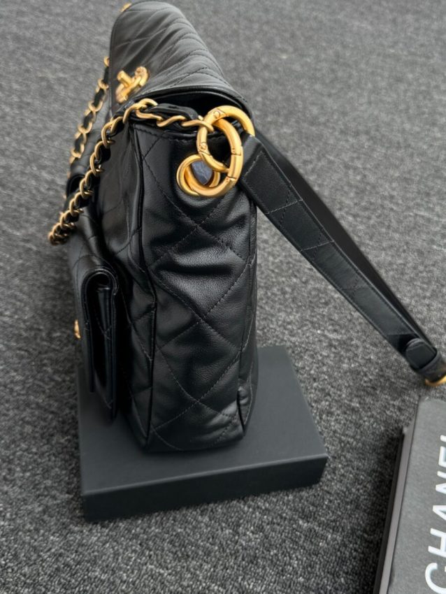 wsxcWeb_6e471929_o_1hrd97mgr6obd5prtdr7utavi.jpeg Replica CHANEL 24p Postman Bag Small Black - Image 2