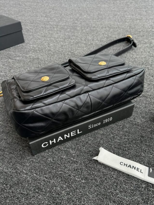 wsxcWeb_6e471929_o_1hrd97mgsn6aao1djs1nri1eo5k.jpeg Replica CHANEL 24p Postman Bag Small Black - Image 4