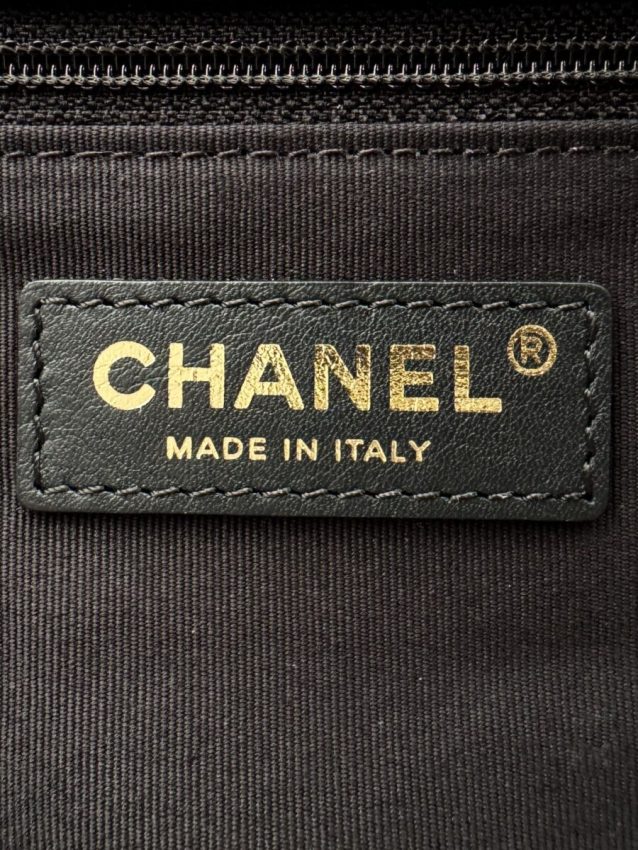 wsxcWeb_6e471929_o_1hrd992la4gs1ul71vfj461bqeq.jpeg Replica CHANEL 24p Postman Bag Small Black - Image 9