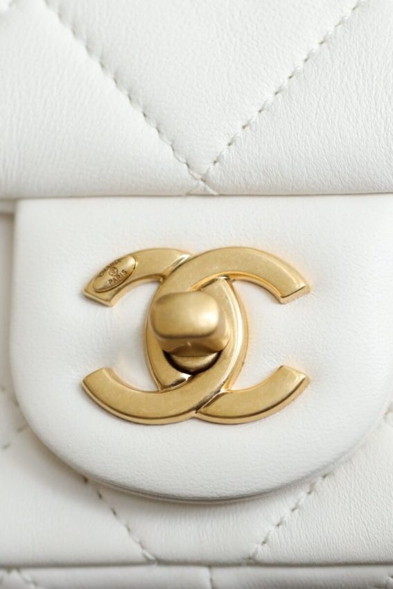 wsxcWeb_6e471929_o_1htr8d9d114i01sv220stsh1s9a0.jpeg Replica CHANEL CF Double Pearl White - Image 5