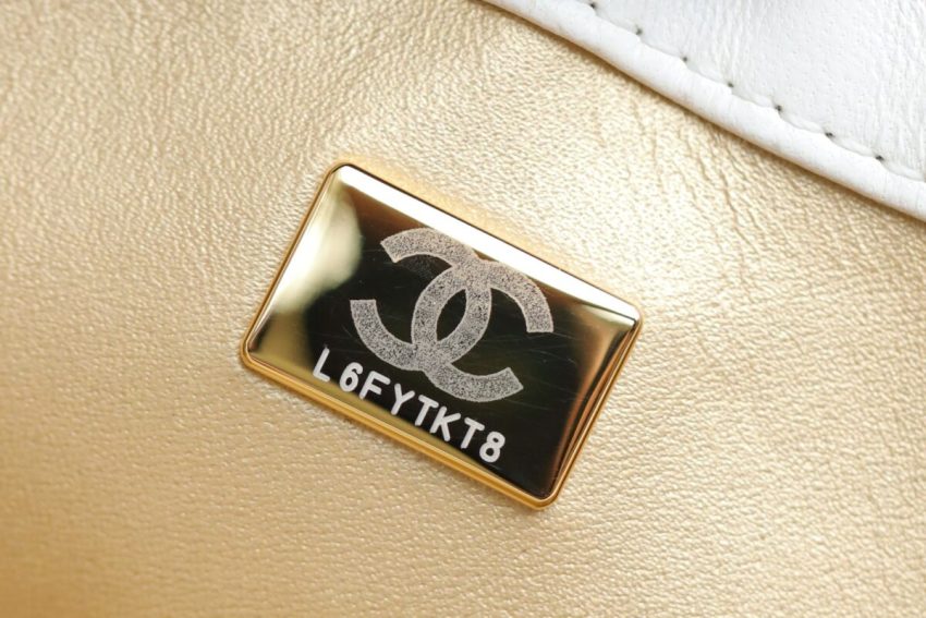 wsxcWeb_6e471929_o_1htr8d9d31od412jp4fc1oufjuk4.jpeg Replica CHANEL CF Double Pearl White - Image 4