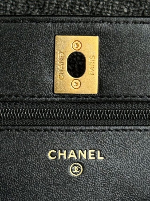 wsxcWeb_6e471929_o_1hundo6gm1cdnh5u15kh1f5mcma2.jpeg Replica CHANEL 24s Double Pearl Woc Black - Image 6
