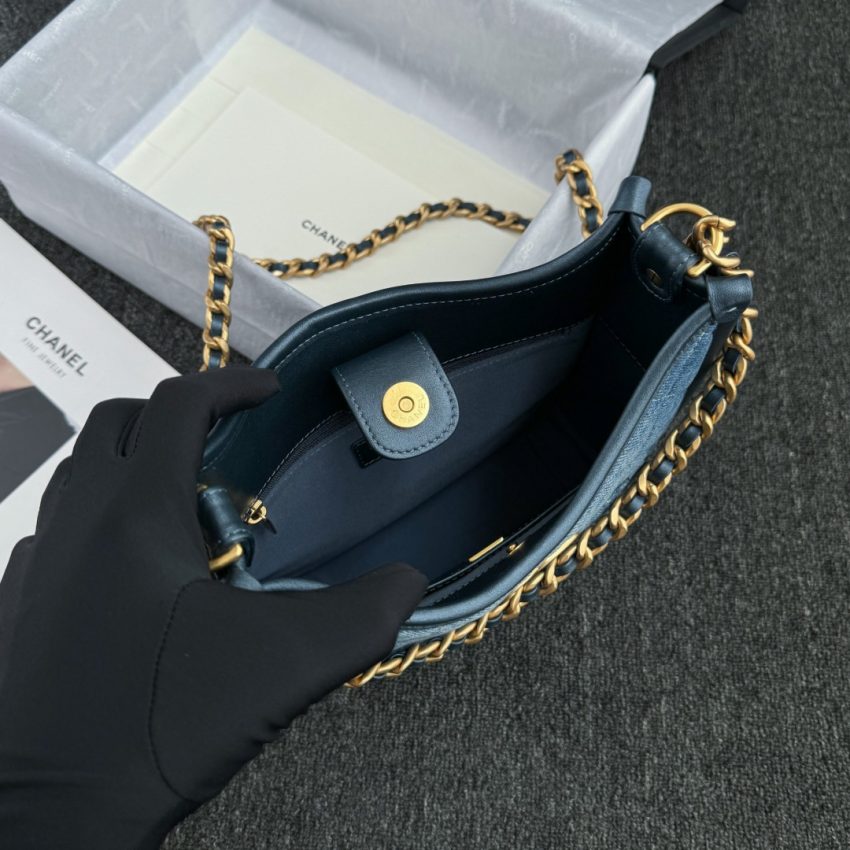 wsxcWeb_6e471929_o_1hva1jker1n4ur6q91tk6i9cb5.jpeg Replica CHANEL 23S Hobo Denim - Image 2