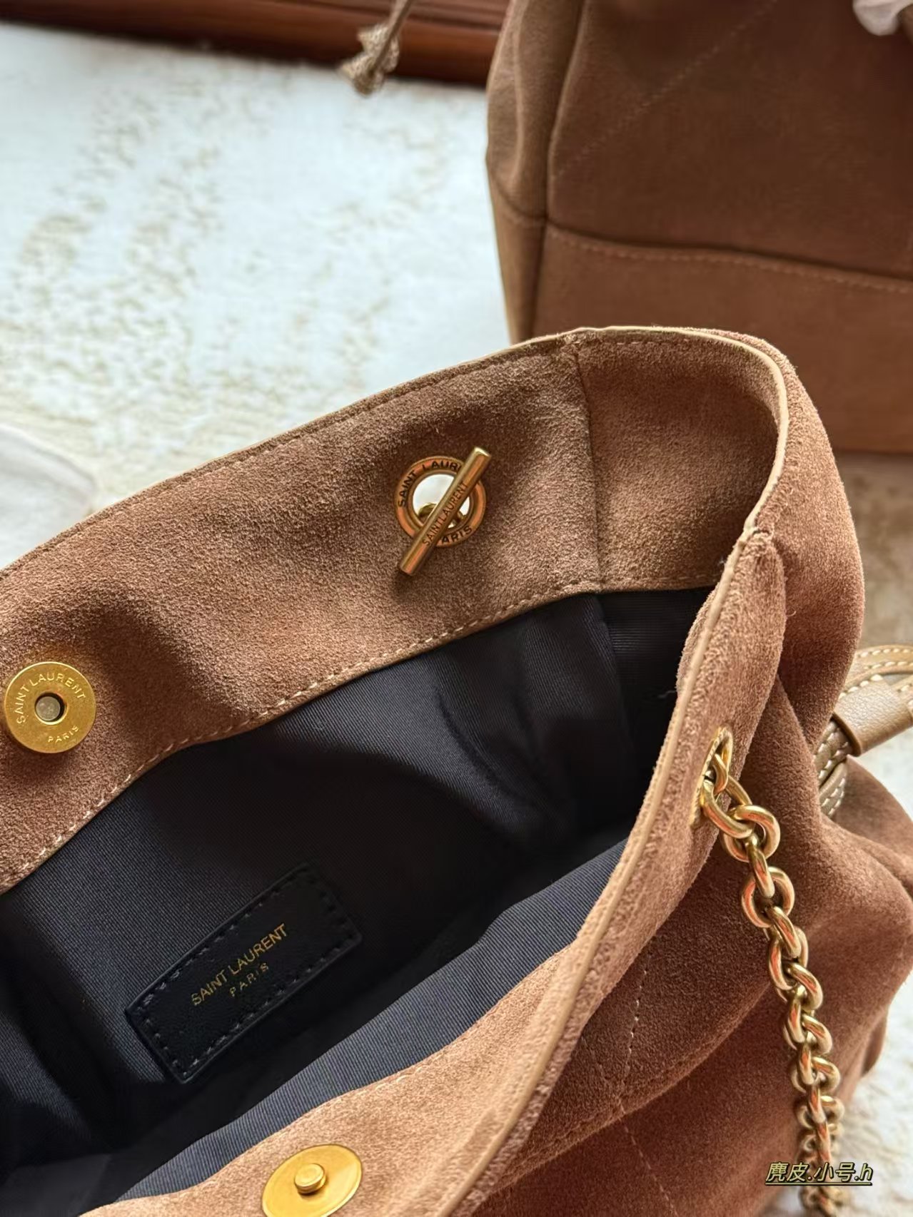 8452be517e92193f723682bbdf3453b3 Chanel 25A suede color-blocked hobo bag - Image 8