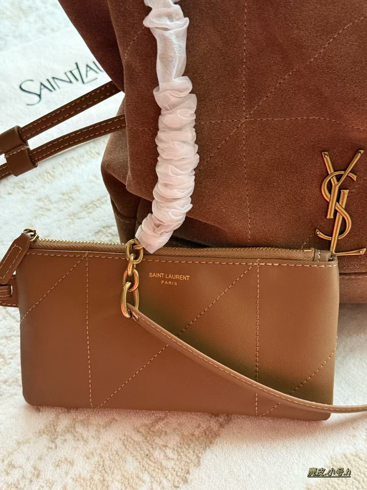 f193c44c72a333e0c13419f5828c24dc Chanel 25A suede color-blocked hobo bag - Image 4